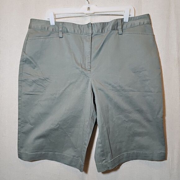 Lands End Olive Green Women's Olive Green Mid Rise Bermuda Length Shorts Size 16 - Picture 1 of 10